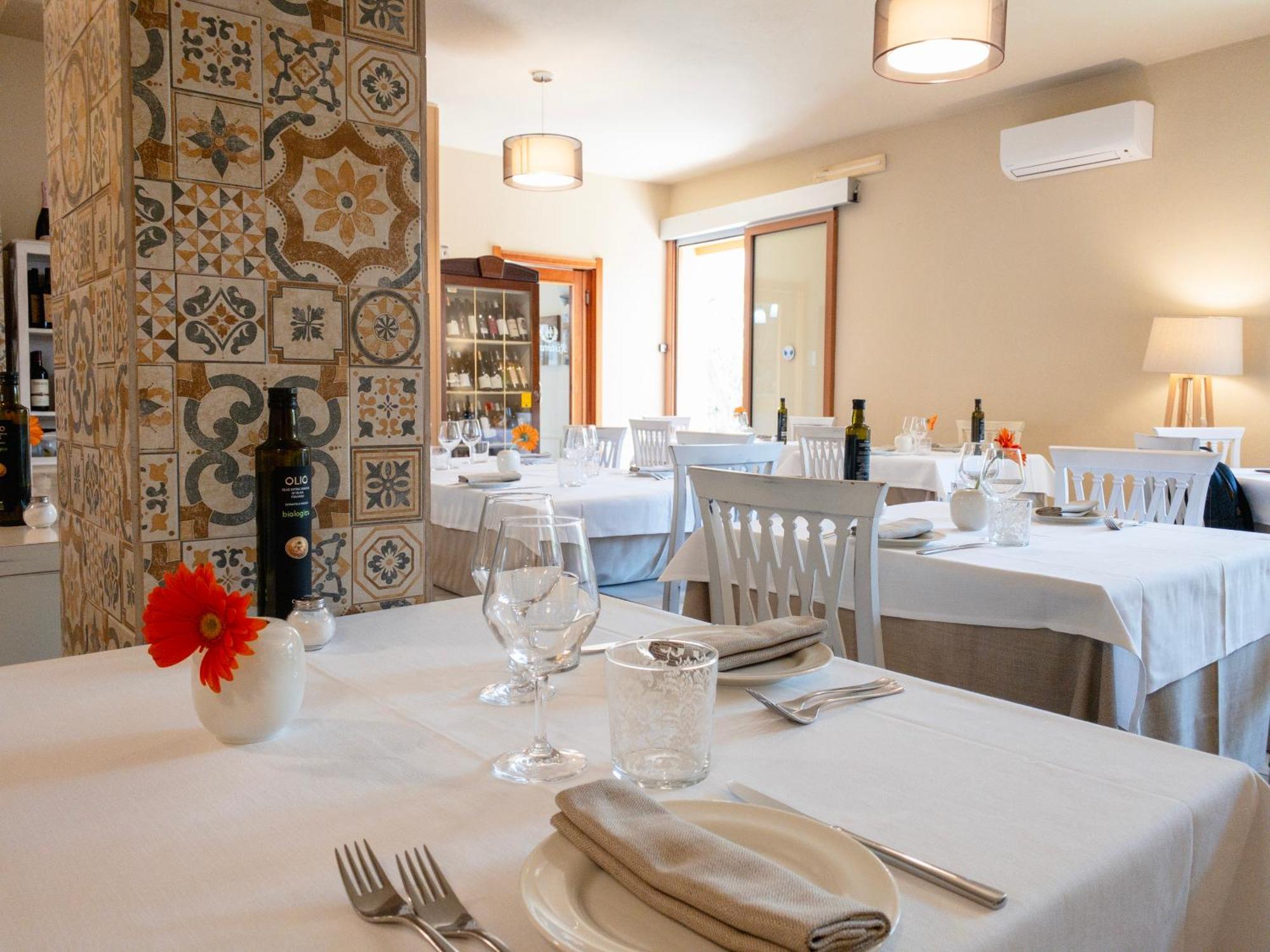 Hotel Donatella Posada  Bagian luar foto