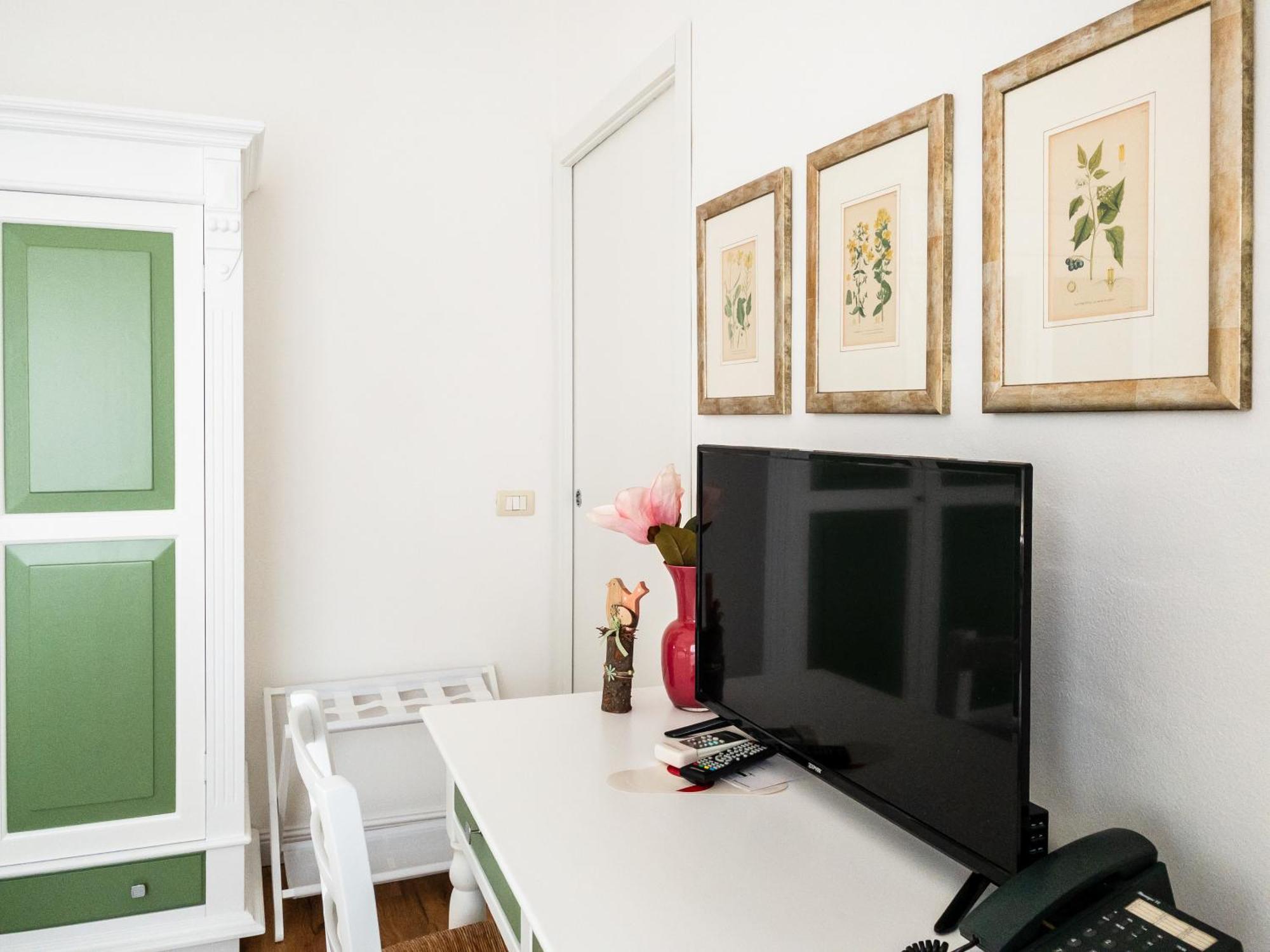 Hotel Donatella Posada  Bagian luar foto